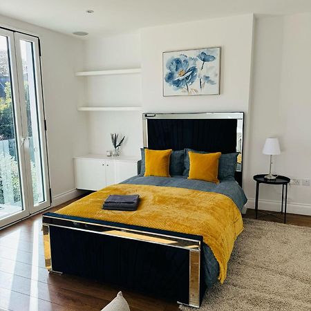 Stunning Flat In Chiswick Apartment London Bagian luar foto
