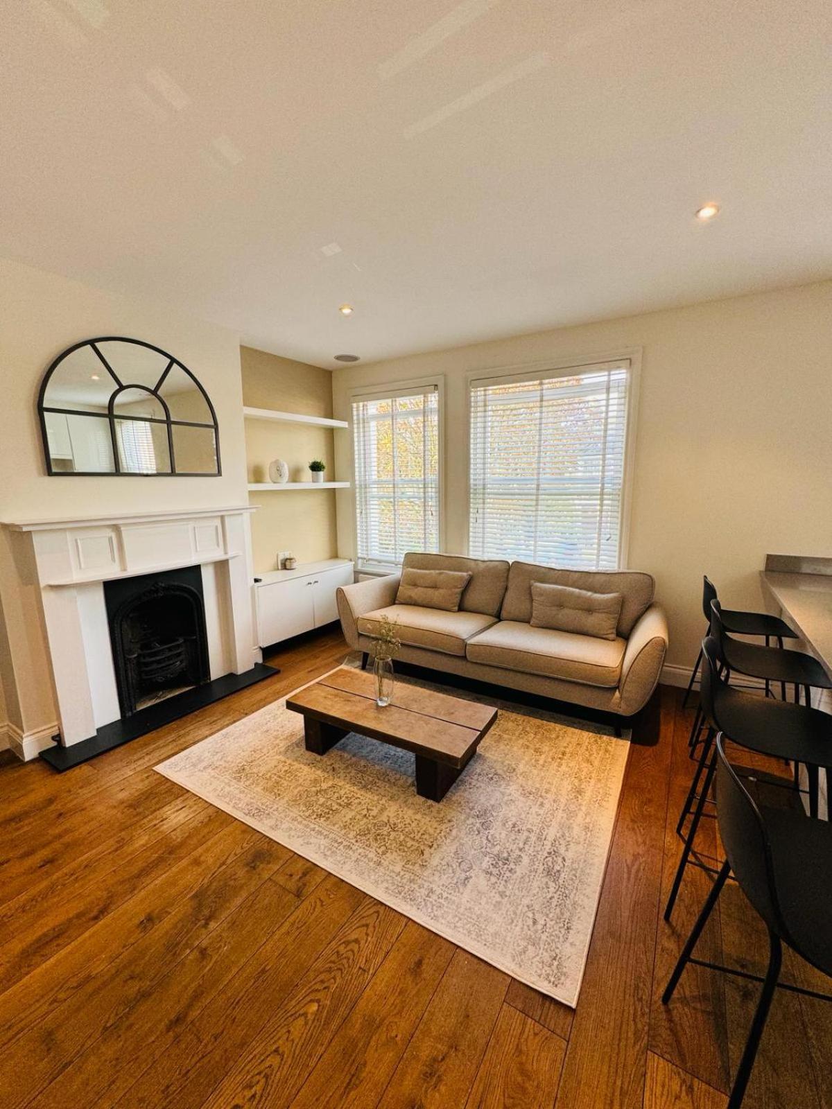 Stunning Flat In Chiswick Apartment London Bagian luar foto