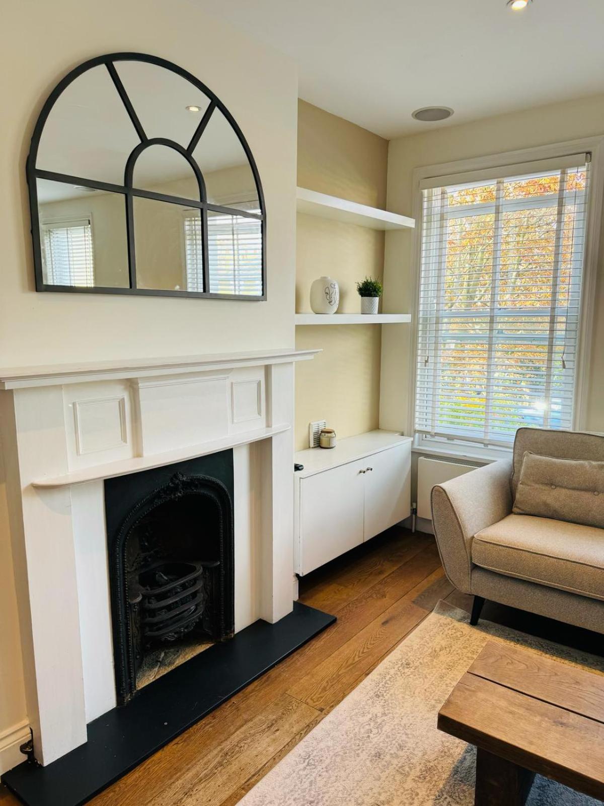 Stunning Flat In Chiswick Apartment London Bagian luar foto