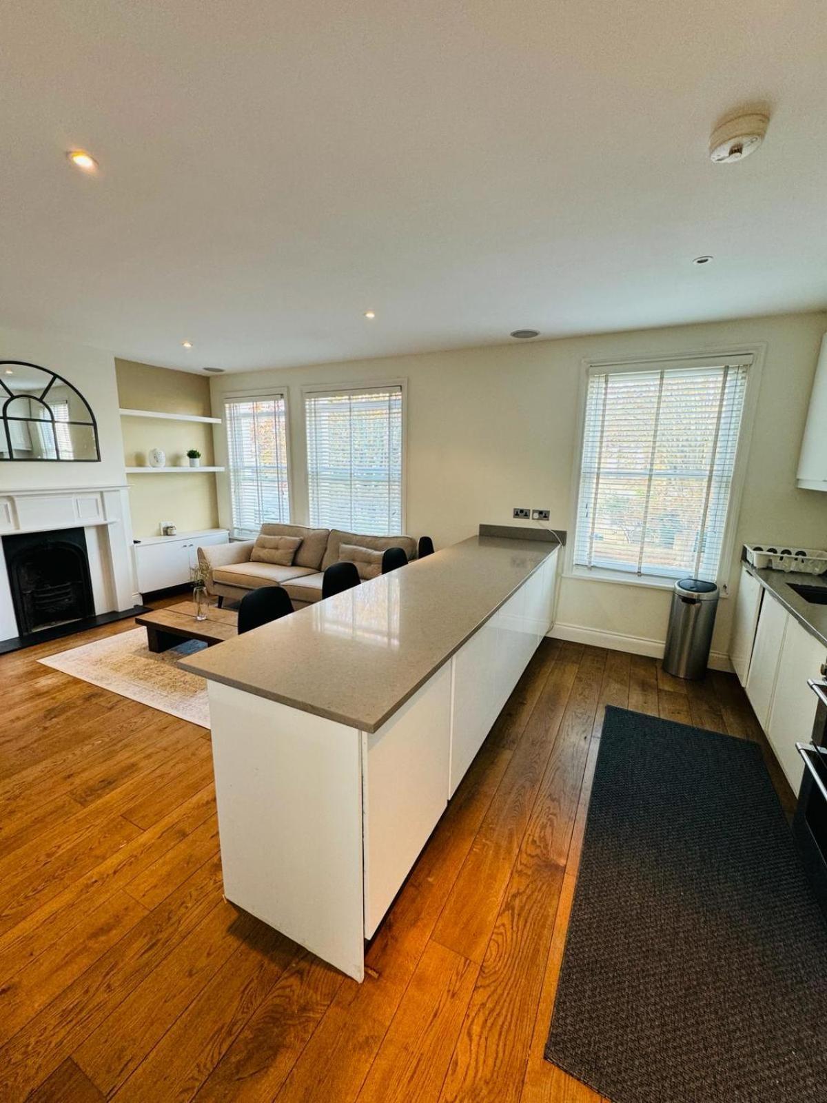 Stunning Flat In Chiswick Apartment London Bagian luar foto