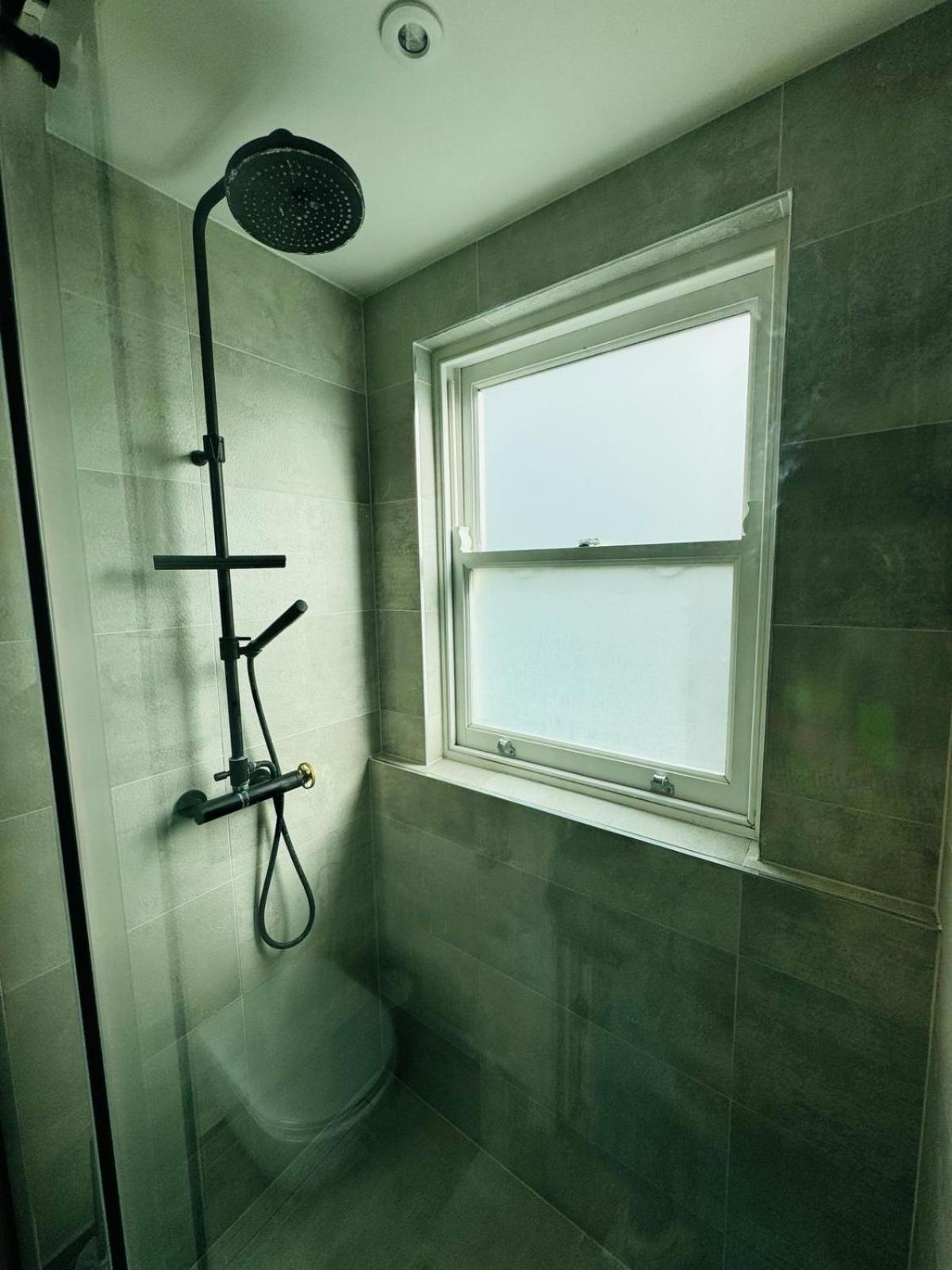 Stunning Flat In Chiswick Apartment London Bagian luar foto