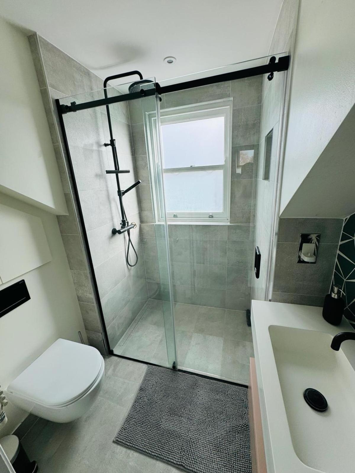Stunning Flat In Chiswick Apartment London Bagian luar foto