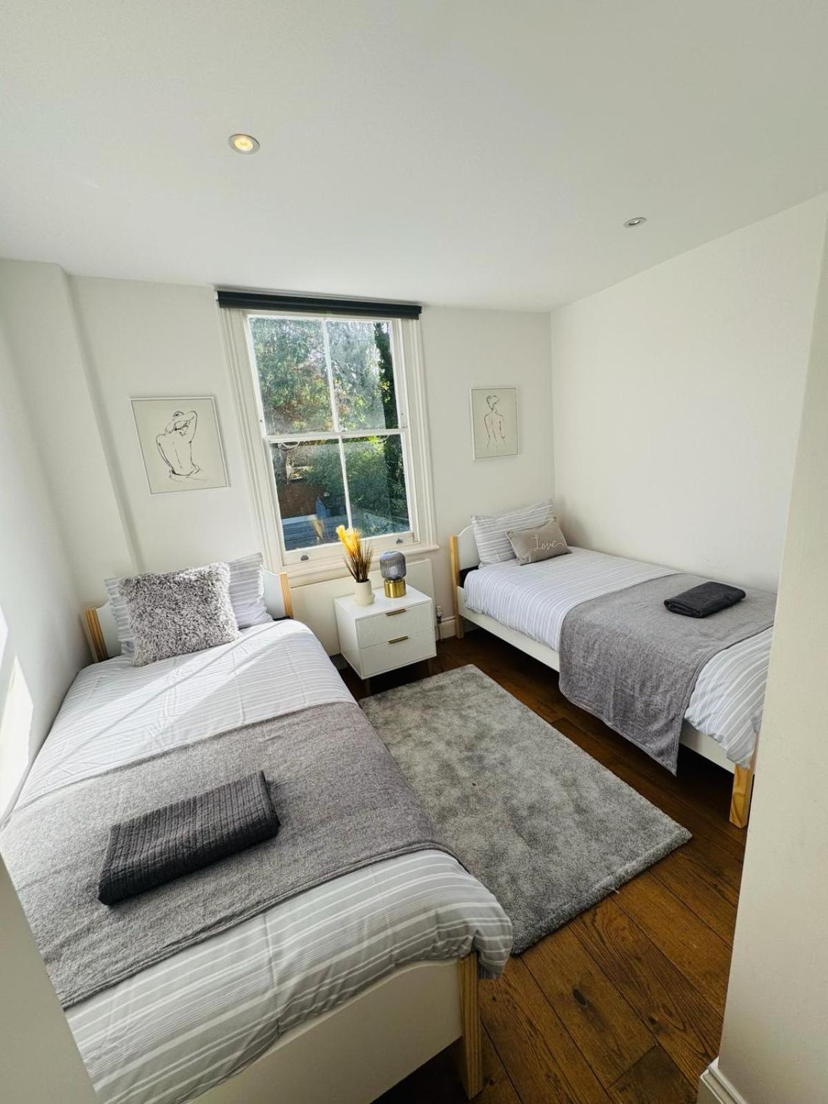 Stunning Flat In Chiswick Apartment London Bagian luar foto