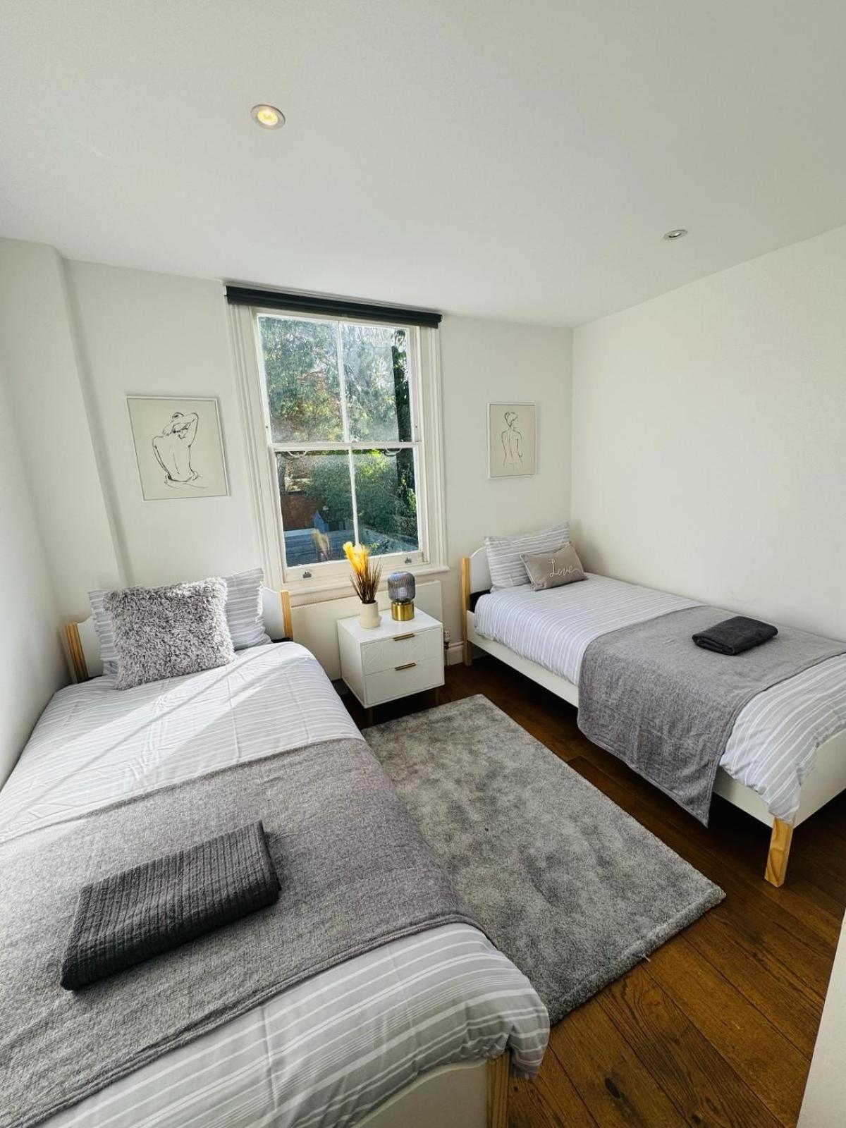 Stunning Flat In Chiswick Apartment London Bagian luar foto