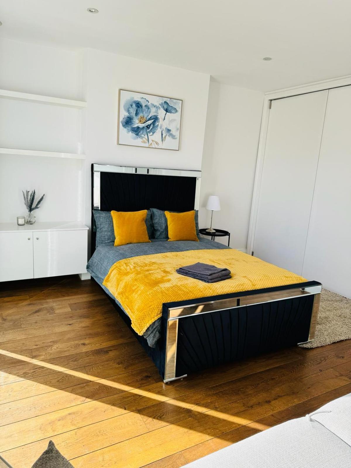 Stunning Flat In Chiswick Apartment London Bagian luar foto